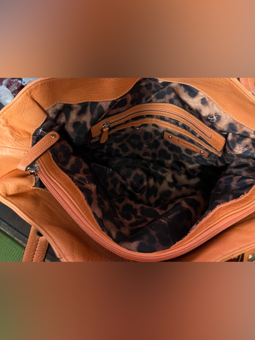 🔥B. Makowsky Orange Leather Drawstring Tote Shoulder Bag - Picture 4 of 7